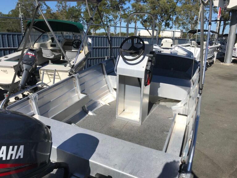 USED 2012 QUINTREX BUSTA CENTRE CONSOLE WITH YAMAHA 40HP OUTBOARD FOR SALE - Image 4