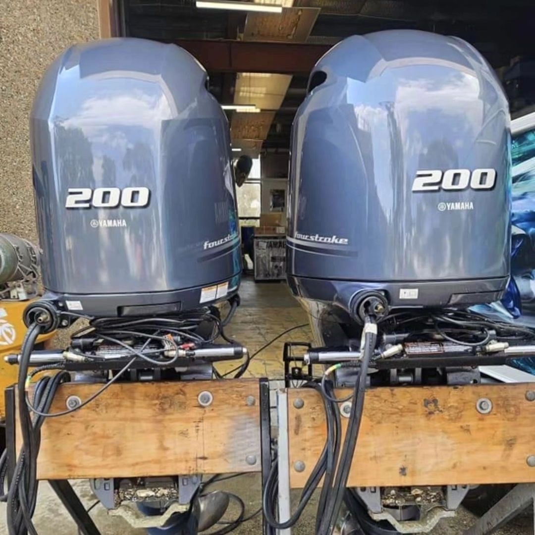 Twin Yamaha F200hp 4 stroke. 2022 electric controls